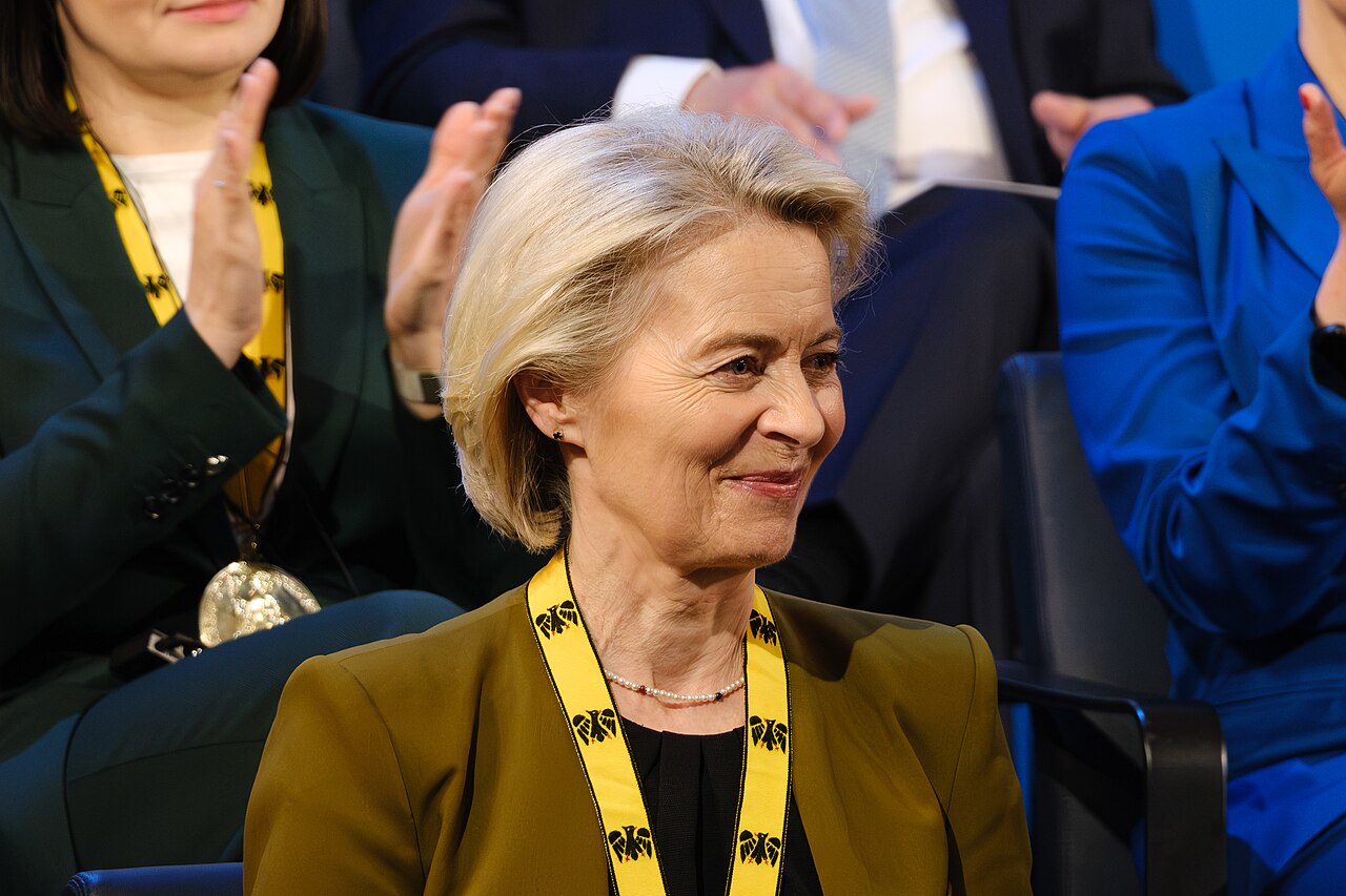 Ritratto di Ursula von der Leyen, presidente della Commissione europea